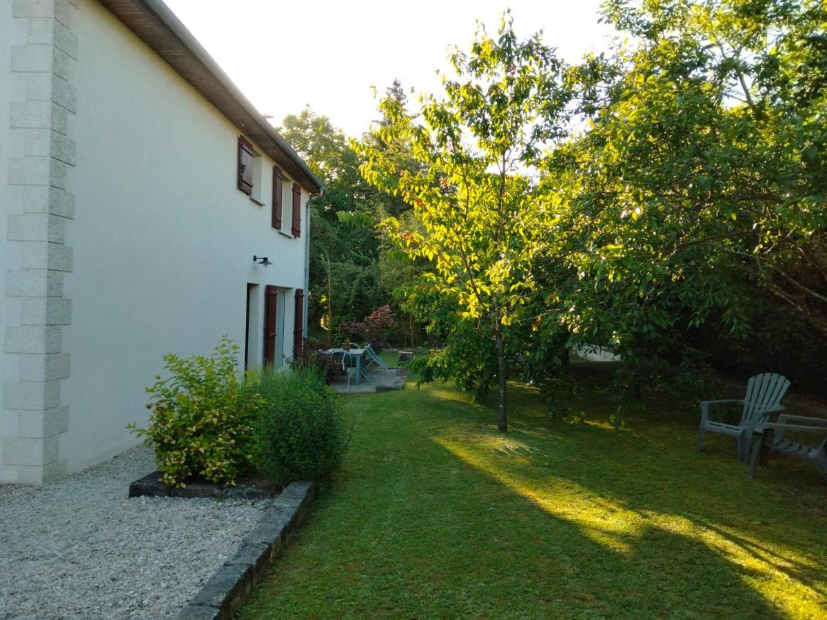 Bed and Breakfast Au Saint-Amand Poissons Exterior foto
