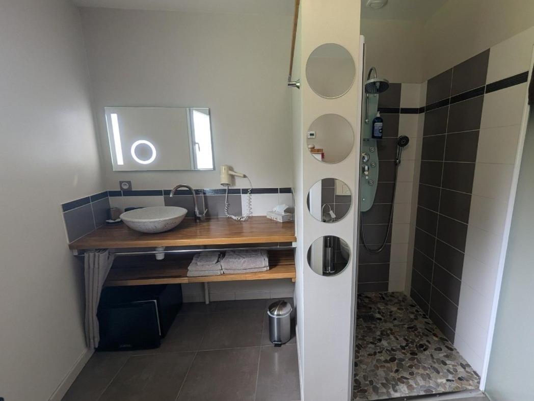 Bed and Breakfast Au Saint-Amand Poissons Exterior foto